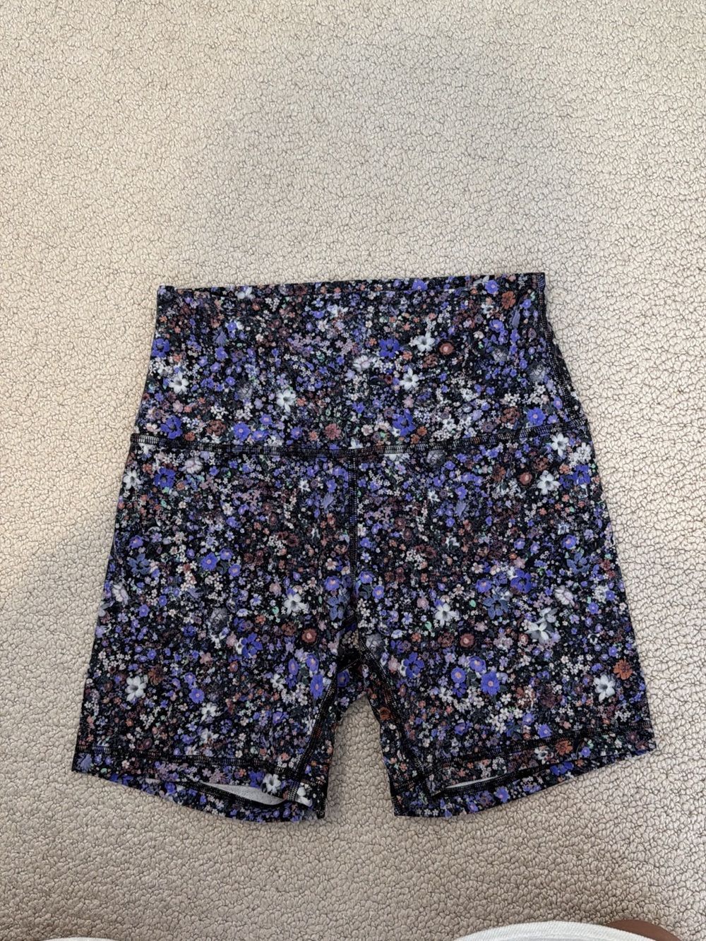 Lululemon biker shorts floral purple size 6 align